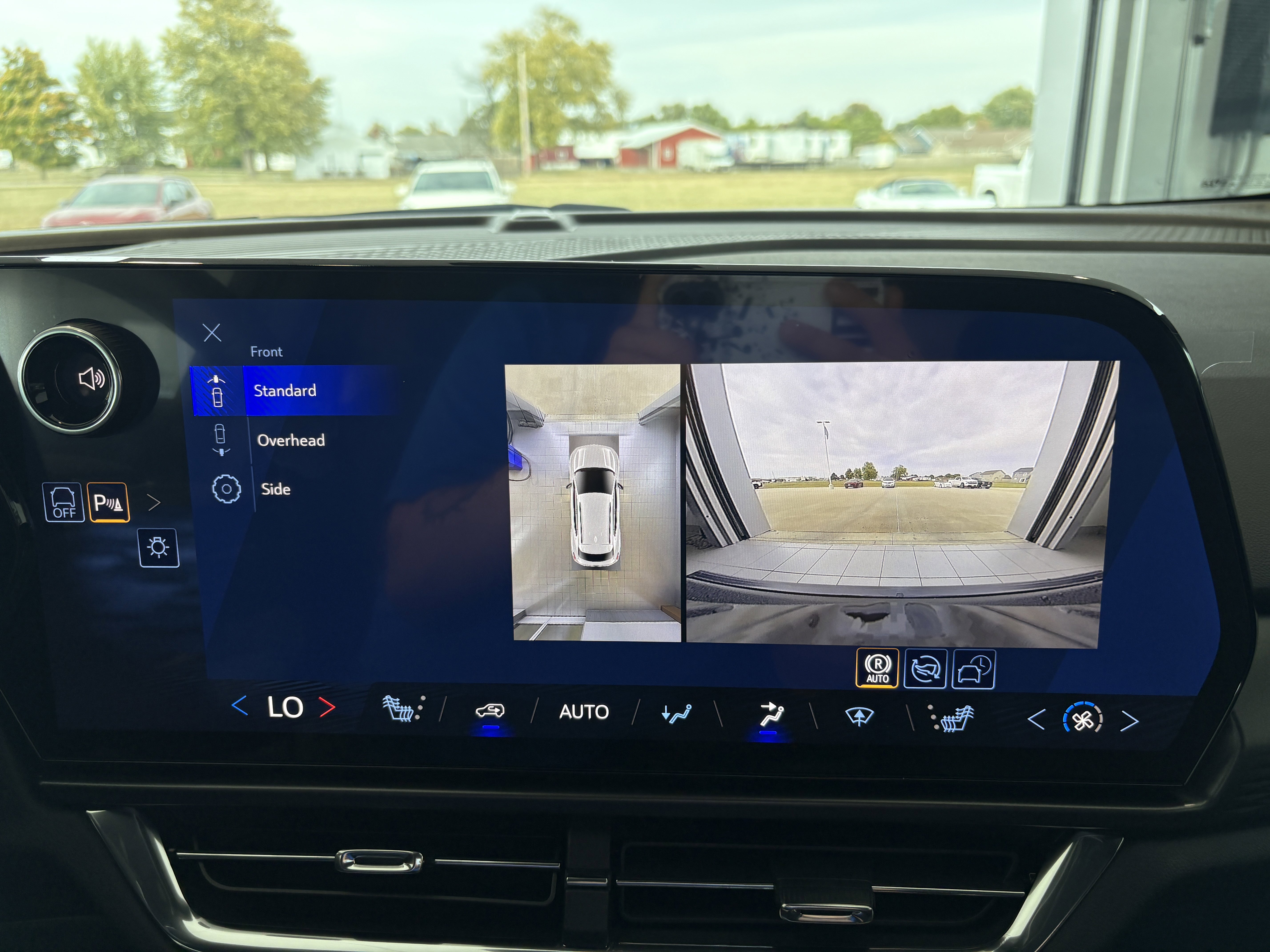 New 2026 Chevrolet Equinox EV LT image 17