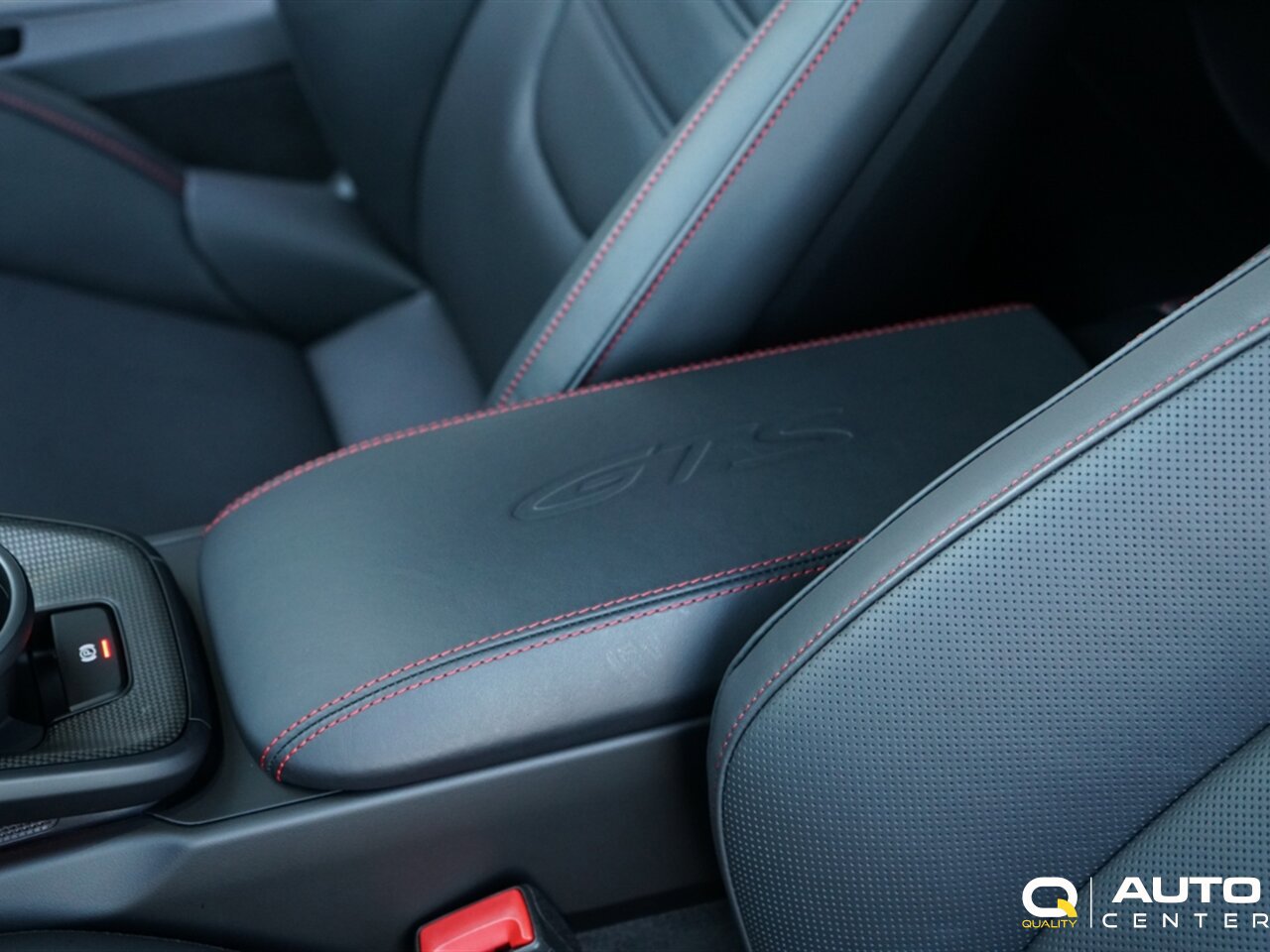Used 2025 Porsche 911 Carrera 4 GTS image 32