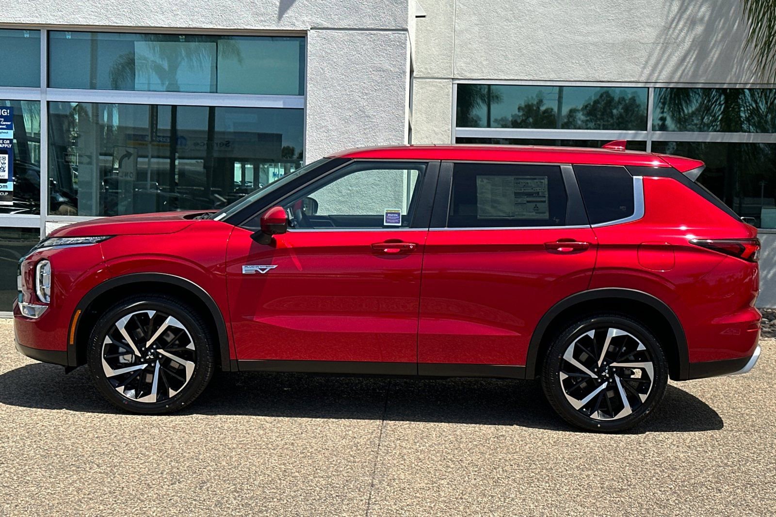 New 2025 Mitsubishi Outlander SE image 7