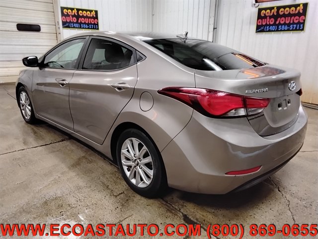 Used 2015 Hyundai Elantra SE w/ Option Group 02 FWD image 6