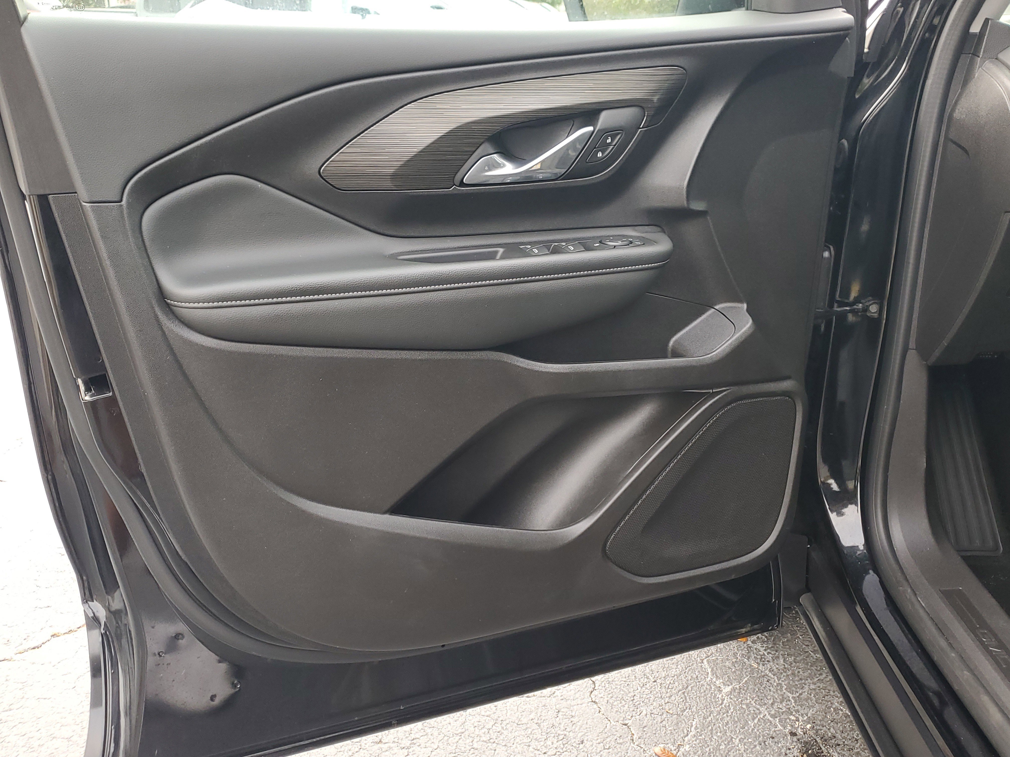 Used 2024 GMC Terrain SLE image 16