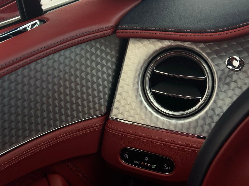 Used 2023 Bentley Continental GT Azure image 15