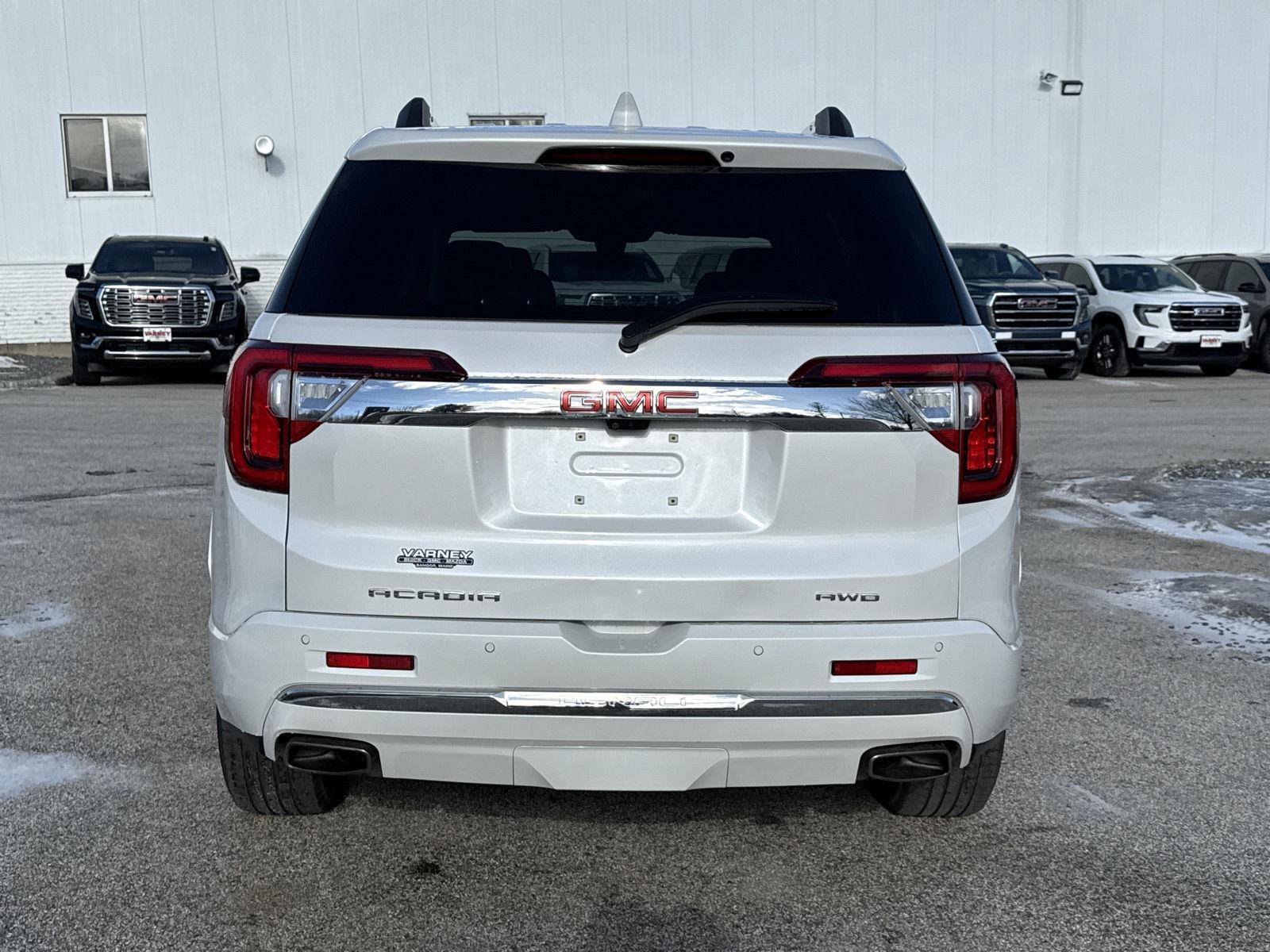 Used 2023 GMC Acadia Denali w/ Denali Technology Package image 6