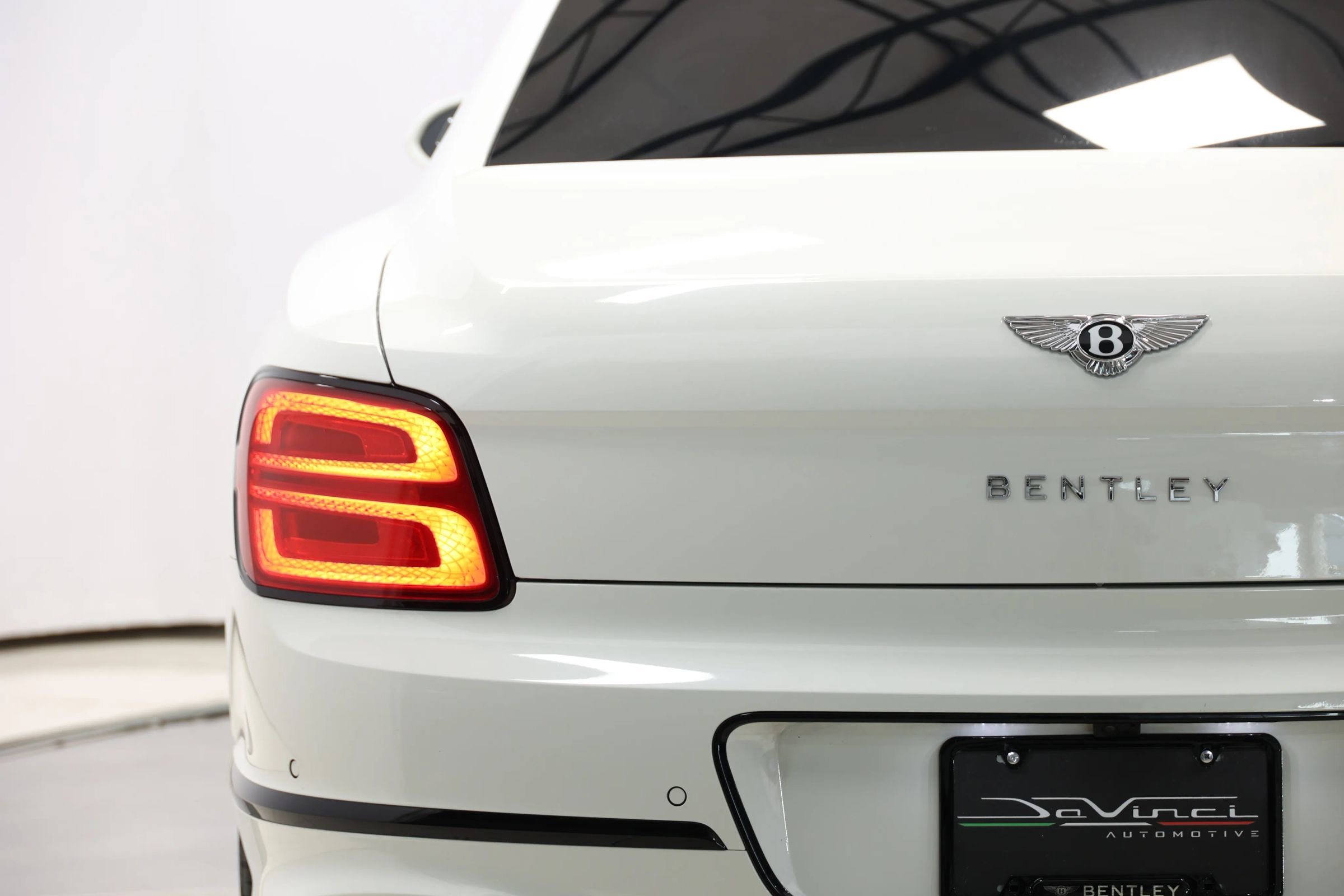 Used 2020 Bentley Flying Spur W12 image 77
