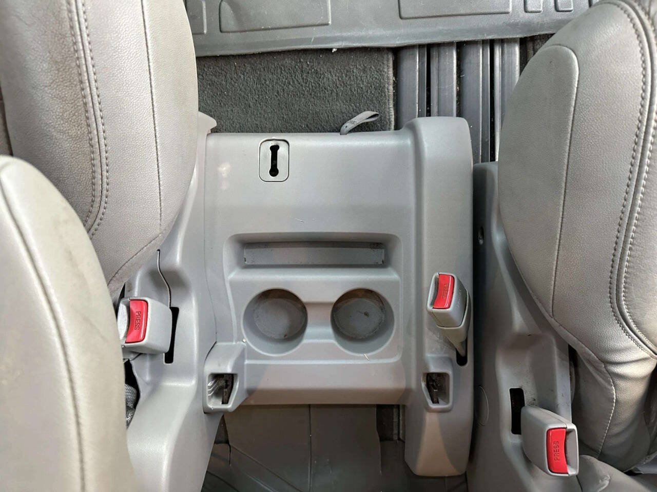Used 2020 Toyota Sienna XLE w/ XLE Navigation Package FWD image 19