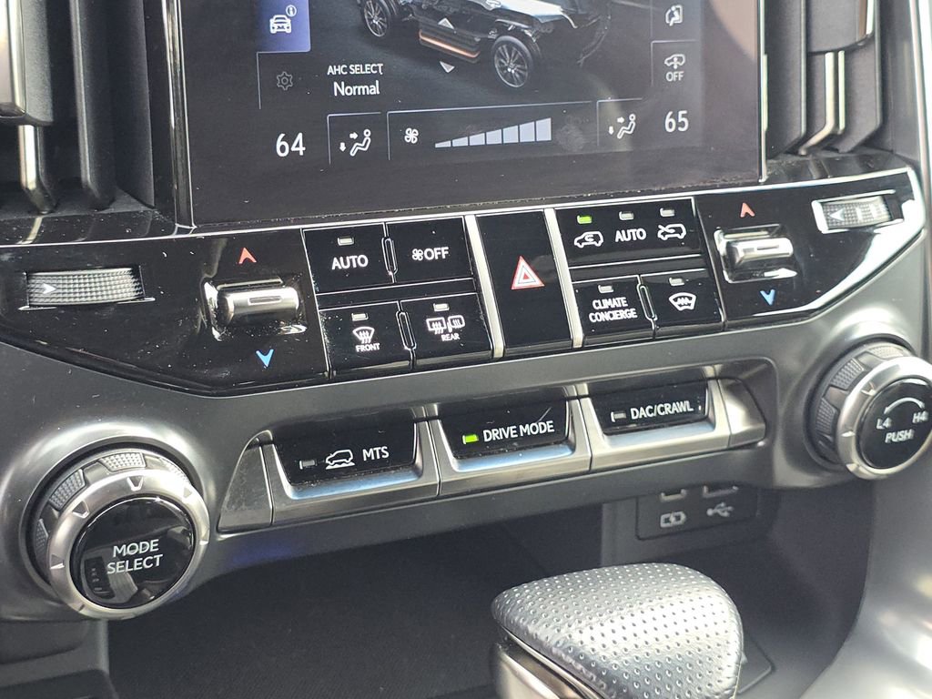 Used 2022 Lexus LX 600 F Sport image 26