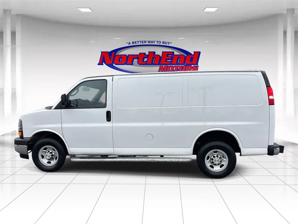 Used 2024 Chevrolet Express 2500 w/ Driver Convenience Package image 4