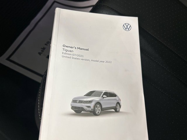 Used 2022 Volkswagen Tiguan SE w/ Panoramic Sunroof Package image 35