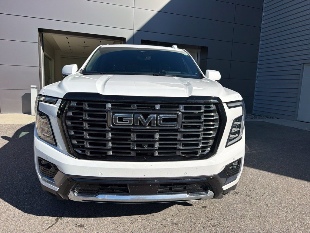 Used 2025 GMC Yukon Denali Ultimate AWD/4WD image 2