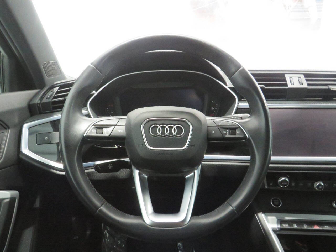 Used 2021 Audi Q3 2.0T Premium w/ Convenience Package AWD/4WD image 15