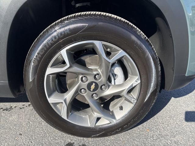 Used 2025 Chevrolet Trax LT image 9