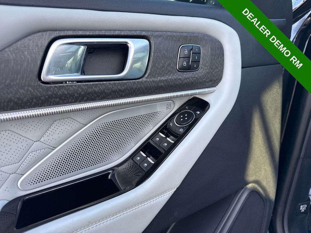 Used 2025 Ford Explorer Platinum w/ LUX Leather Package image 32