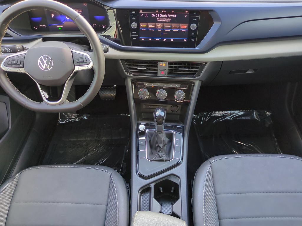 Used 2023 Volkswagen Taos SE w/ Panoramic Sunroof Package FWD image 15