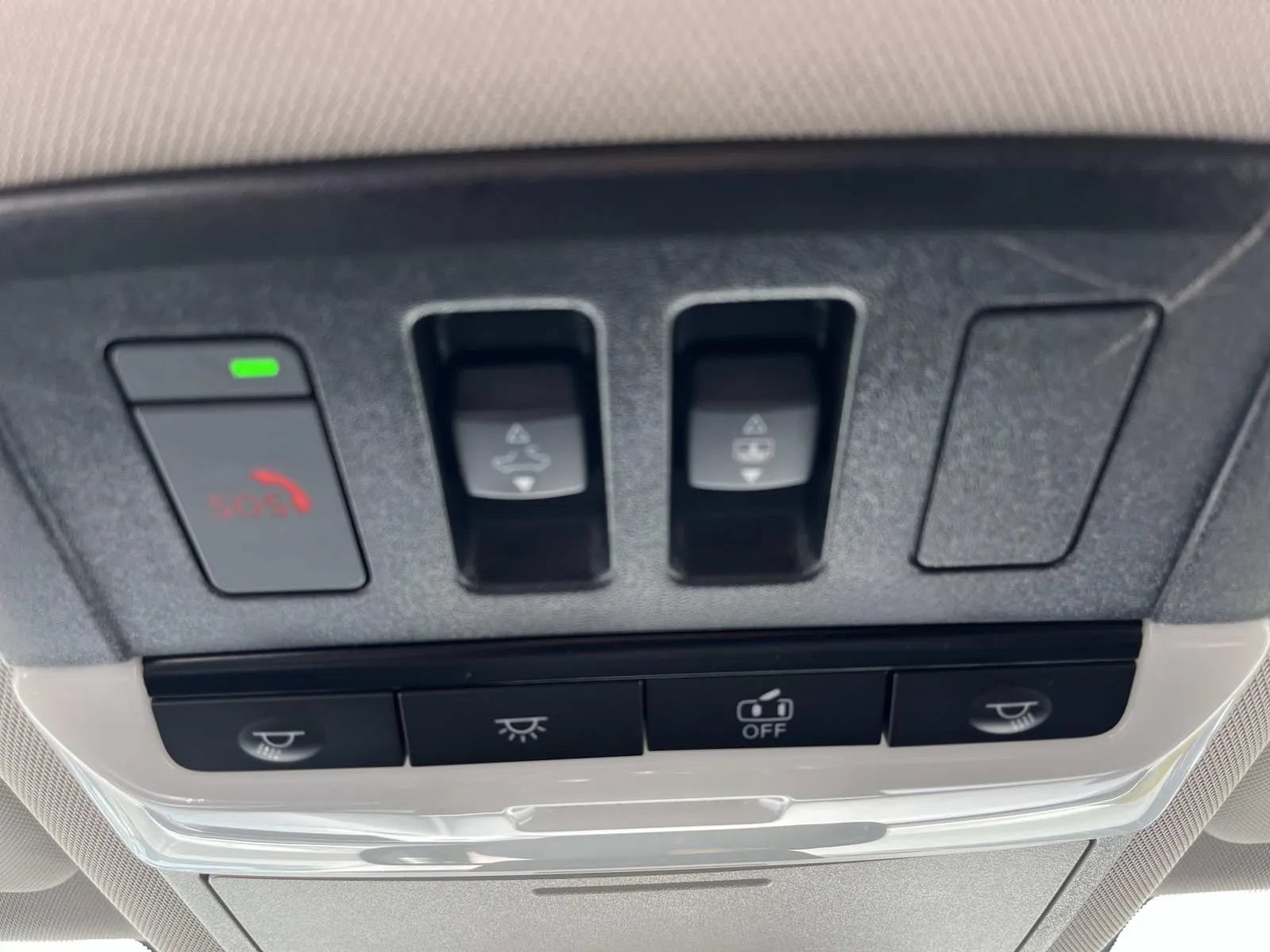 Used 2025 Nissan Rogue Platinum w/ Tech Package FWD image 17