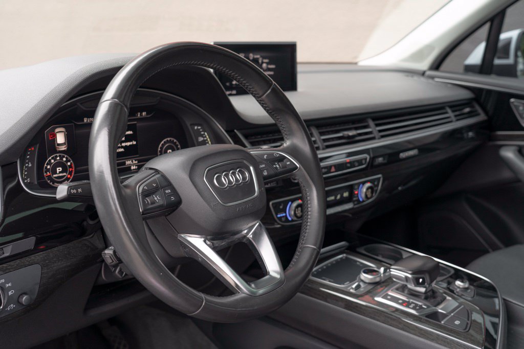 Used 2017 Audi Q7 3.0T Premium Plus w/ Premium Plus Package AWD/4WD image 35