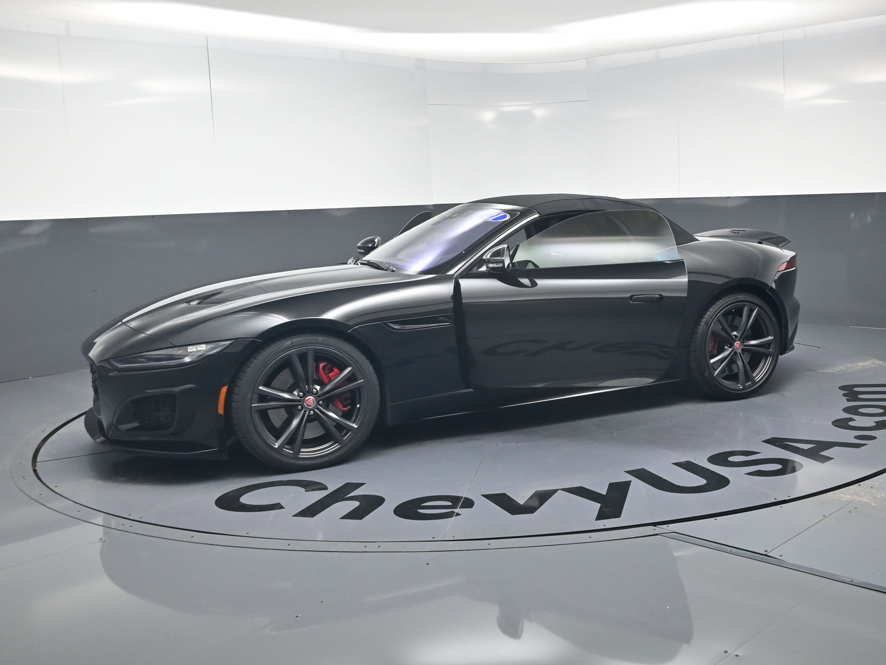 Used 2021 Jaguar F-TYPE R AWD/4WD image 16