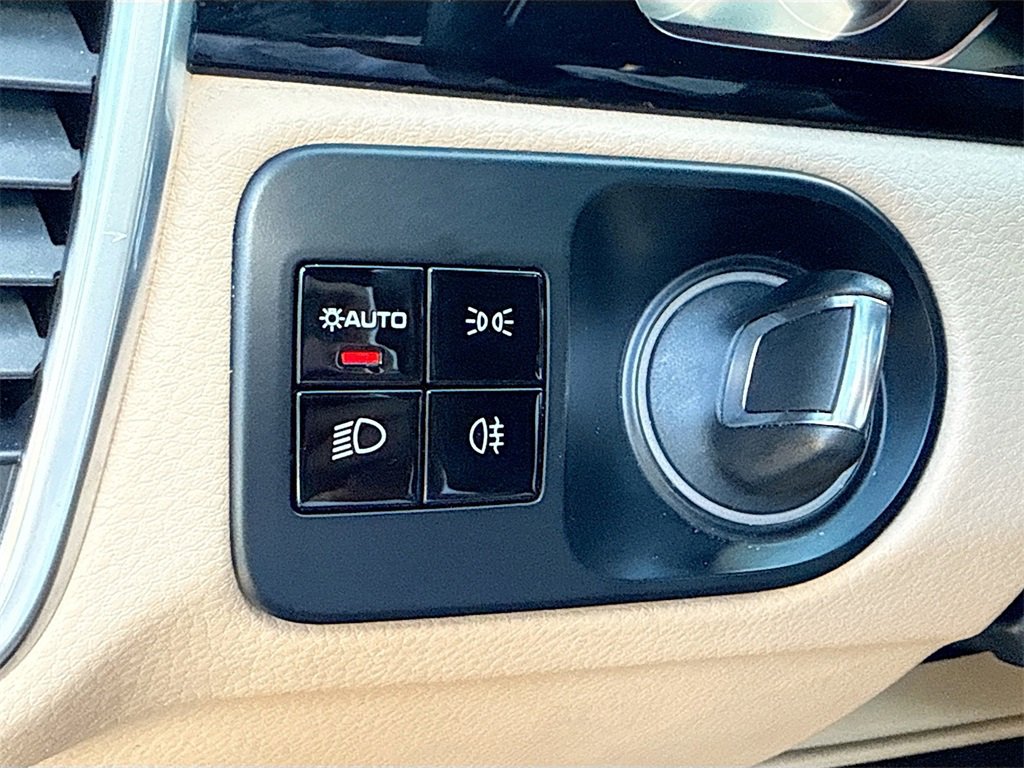 Used 2020 Porsche Cayenne image 18