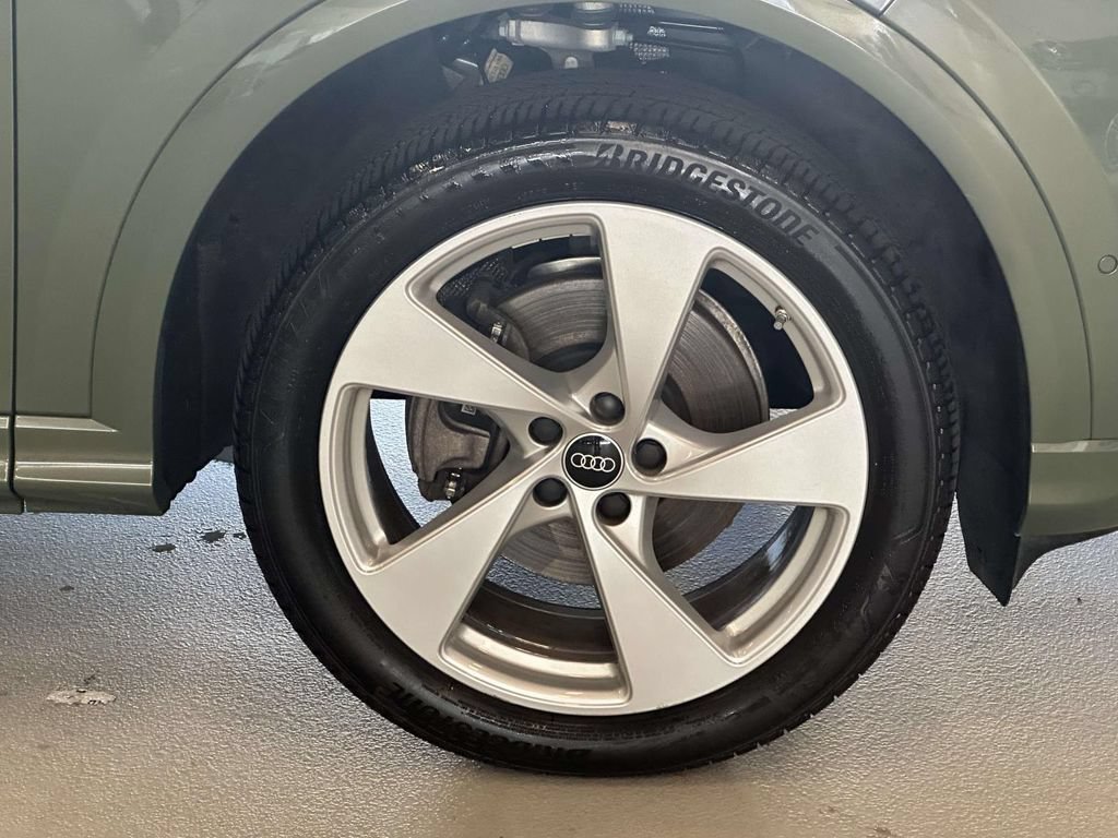 Used 2025 Audi Q5 Premium Plus w/ Premium Plus AWD/4WD image 9