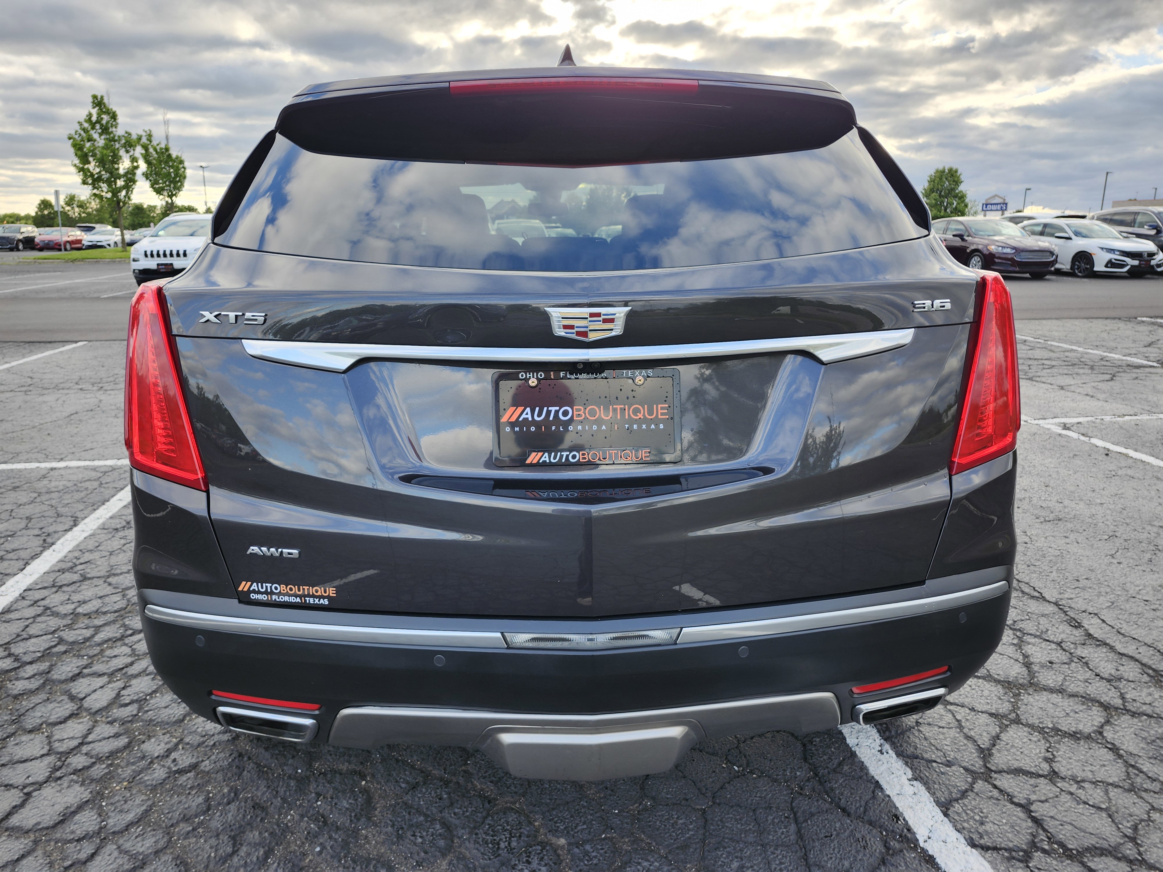Used 2017 Cadillac XT5 Platinum AWD/4WD image 19