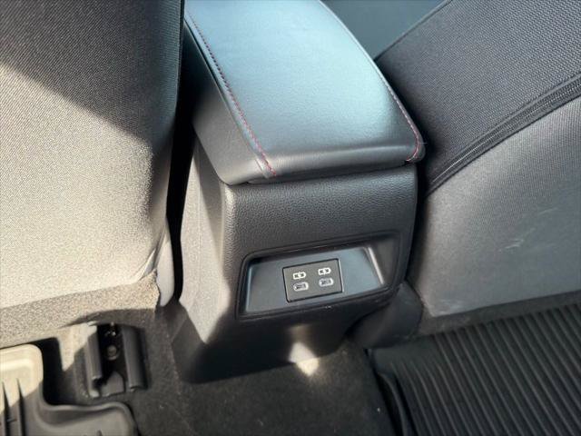 Certified 2025 Toyota Corolla SE w/ SE Premium Package FWD image 18