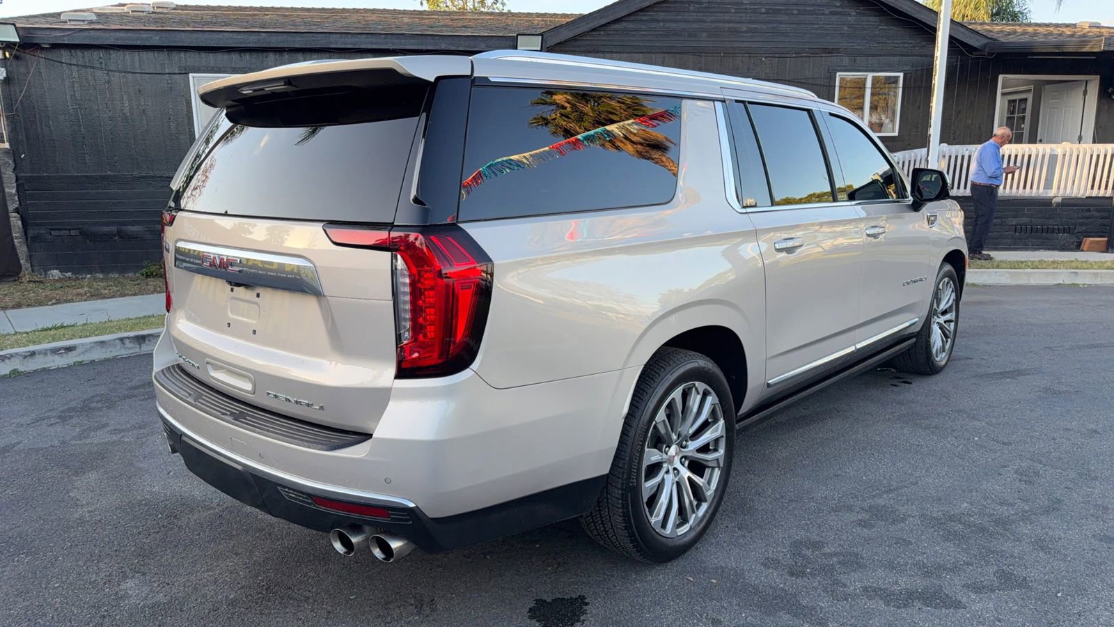 Used 2021 GMC Yukon XL Denali w/ Denali Ultimate Package image 8