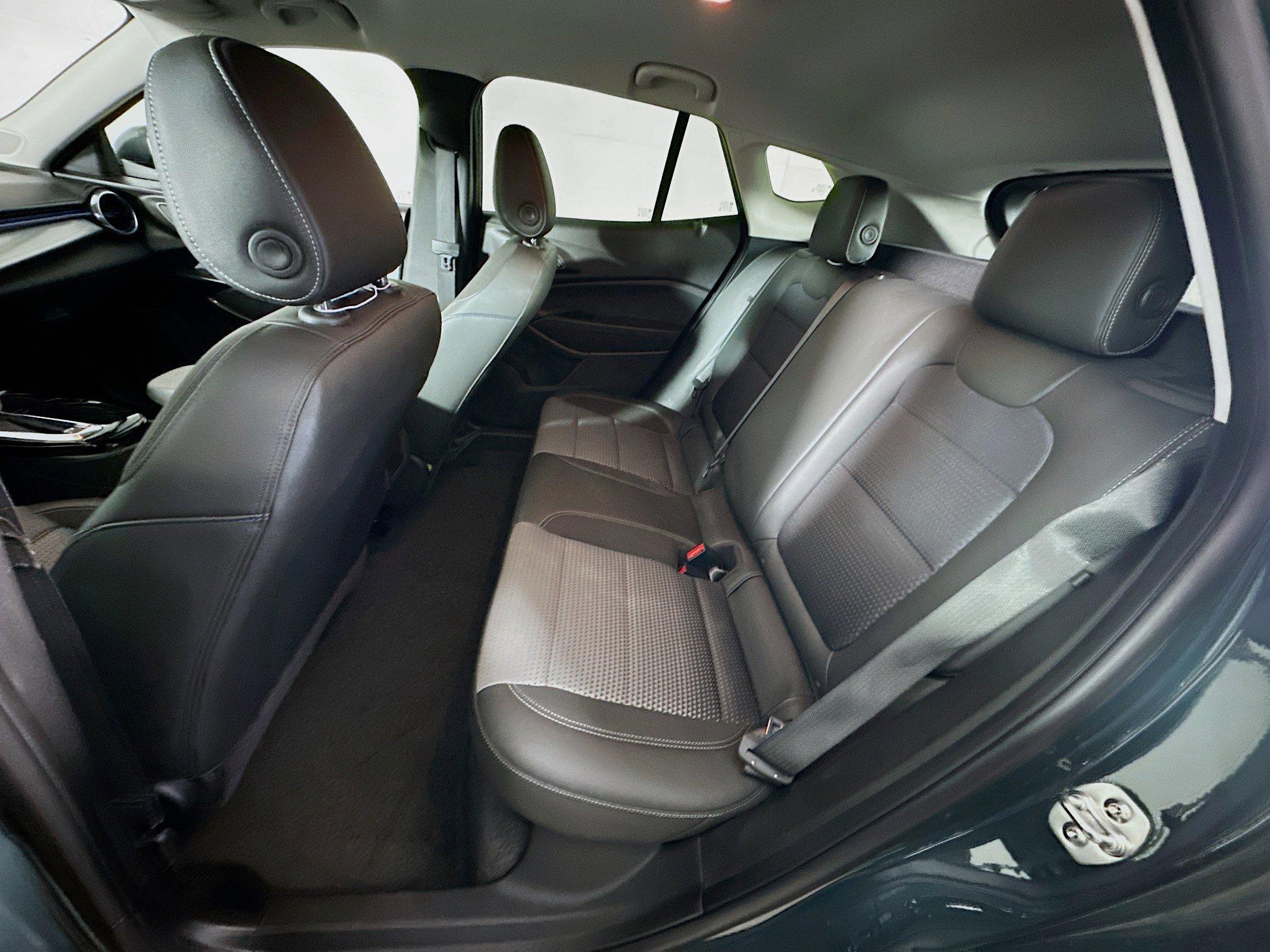 Used 2025 Chevrolet Trax LT image 26