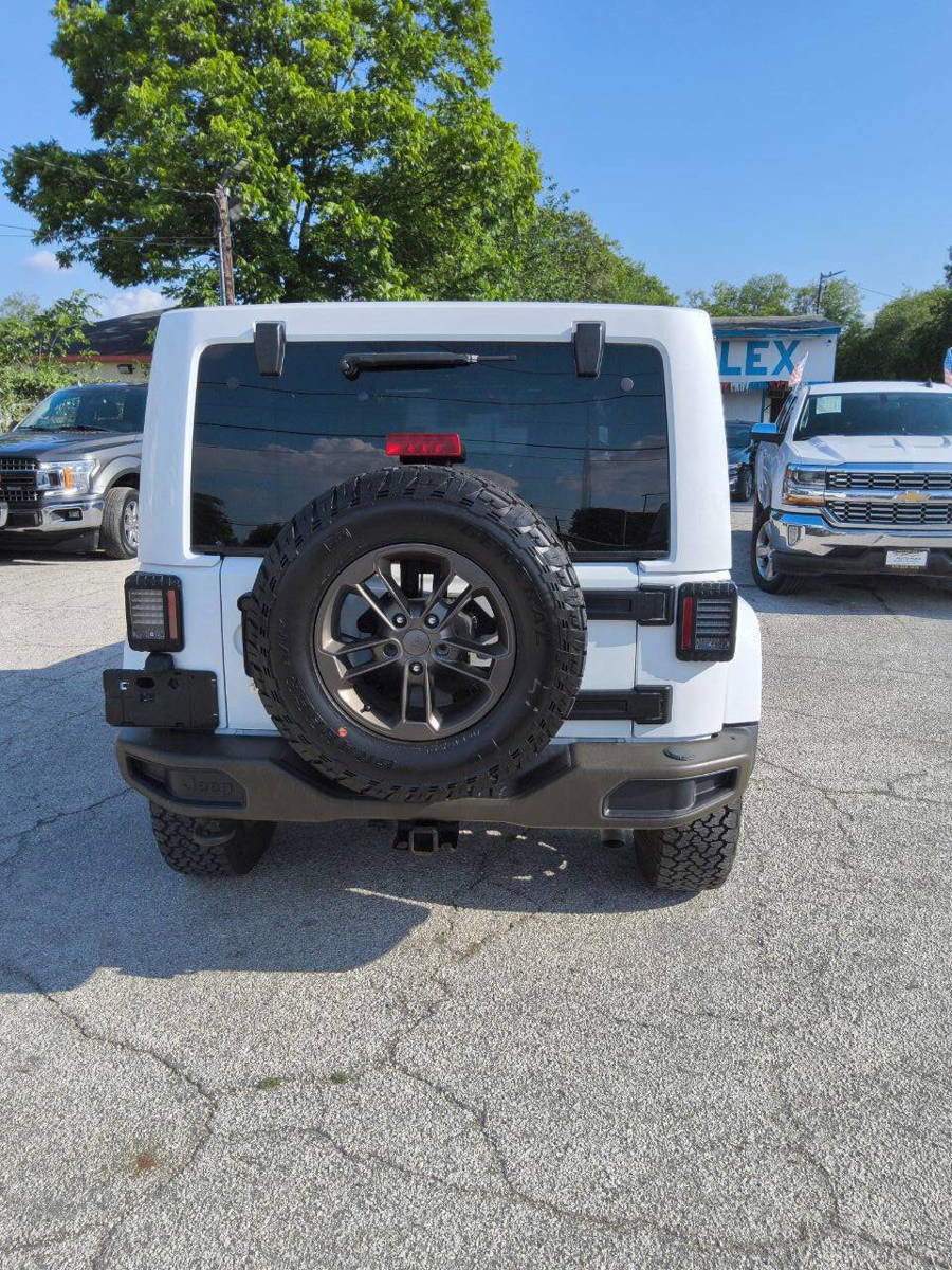 Used 2016 Jeep Wrangler Unlimited Sahara AWD/4WD image 4