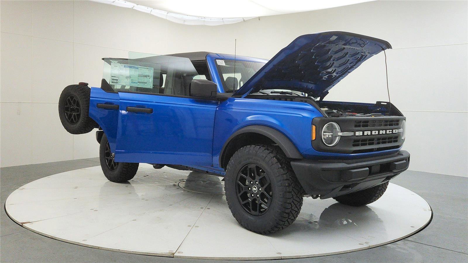 New 2025 Ford Bronco 4-Door image 11