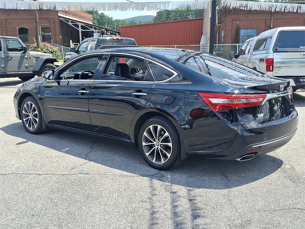 Used 2018 Toyota Avalon XLE Premium w/ All Weather Liner Package image 7