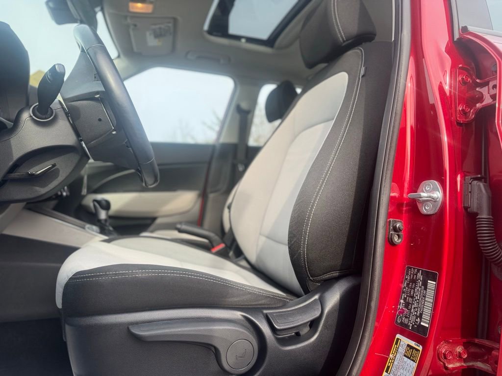 Certified 2023 Hyundai Venue SEL image 10