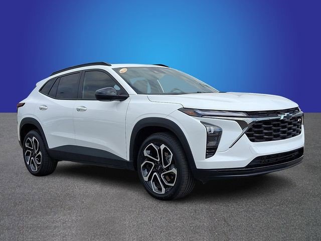 Certified 2025 Chevrolet Trax RS w/ Sunroof Package FWD image 3