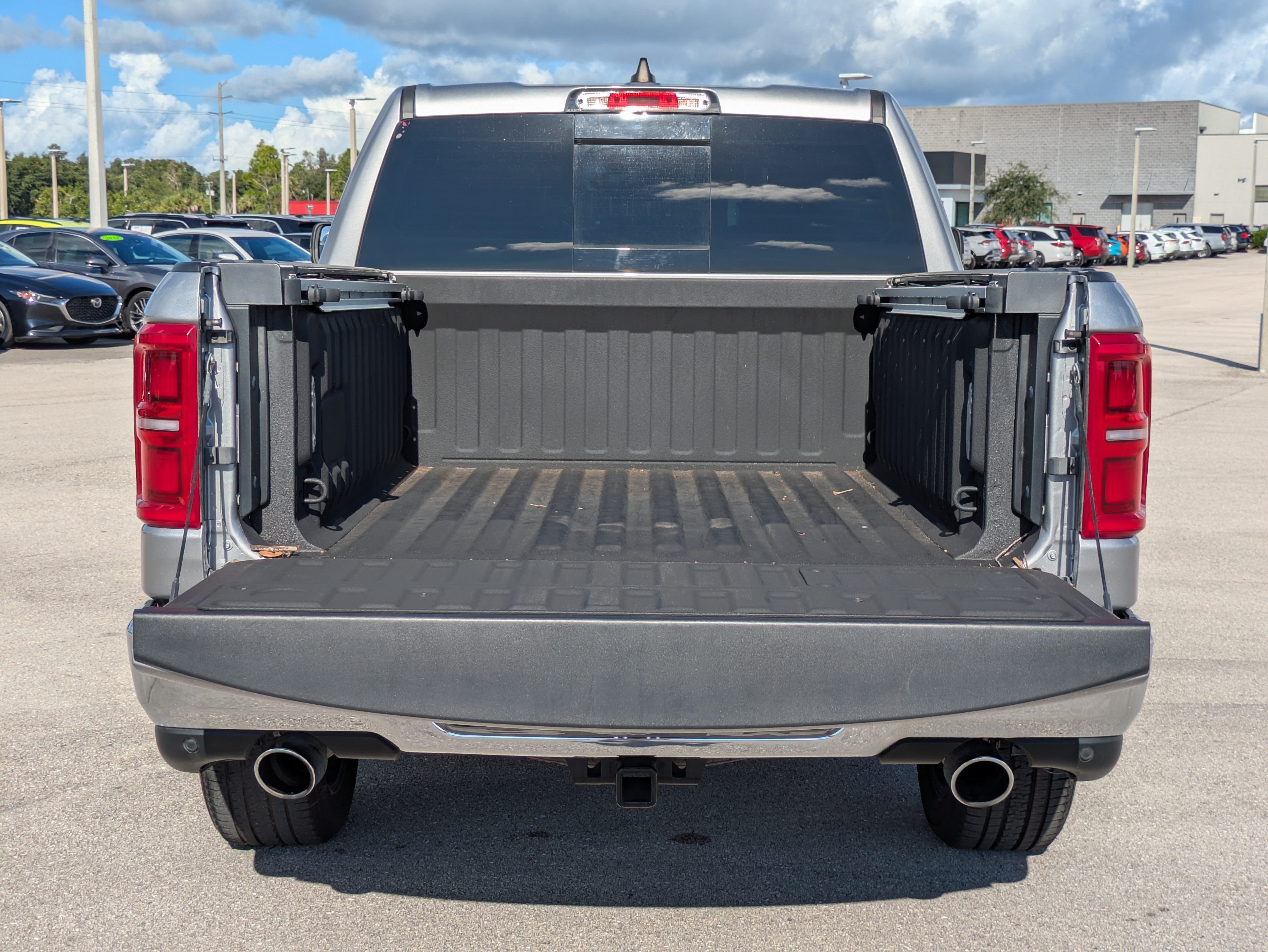 Used 2025 RAM 1500 Limited AWD/4WD image 13