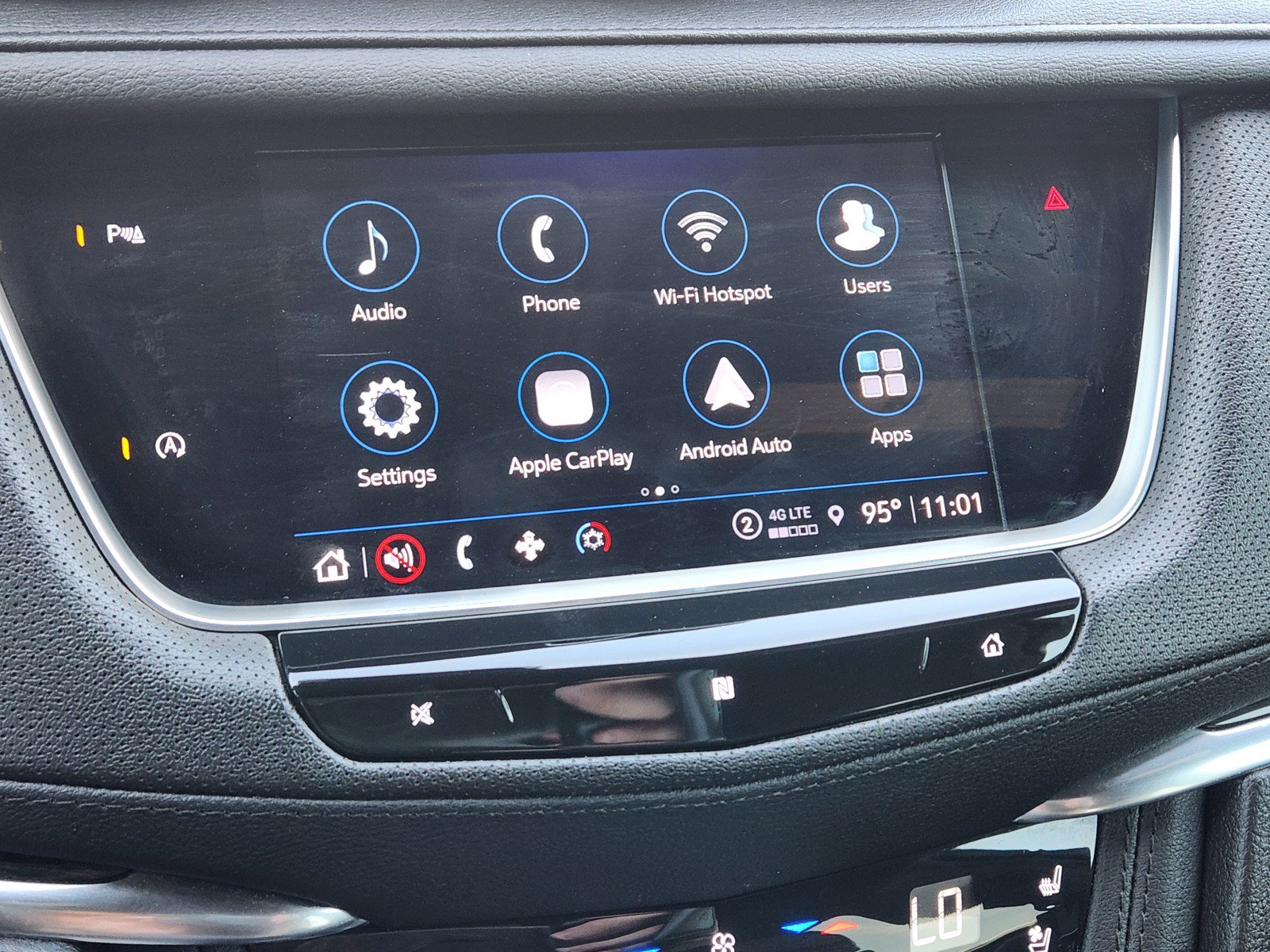 Used 2021 Cadillac XT5 Premium Luxury w/ LPO, Floor Liner Package FWD image 7