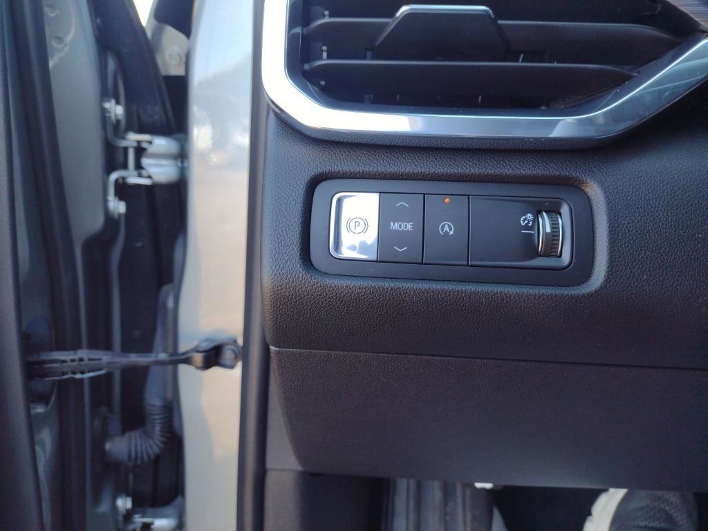 Used 2024 GMC Acadia Elevation image 16