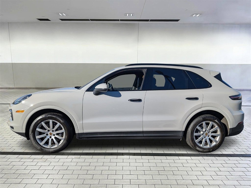 Used 2022 Porsche Cayenne Platinum Edition image 2