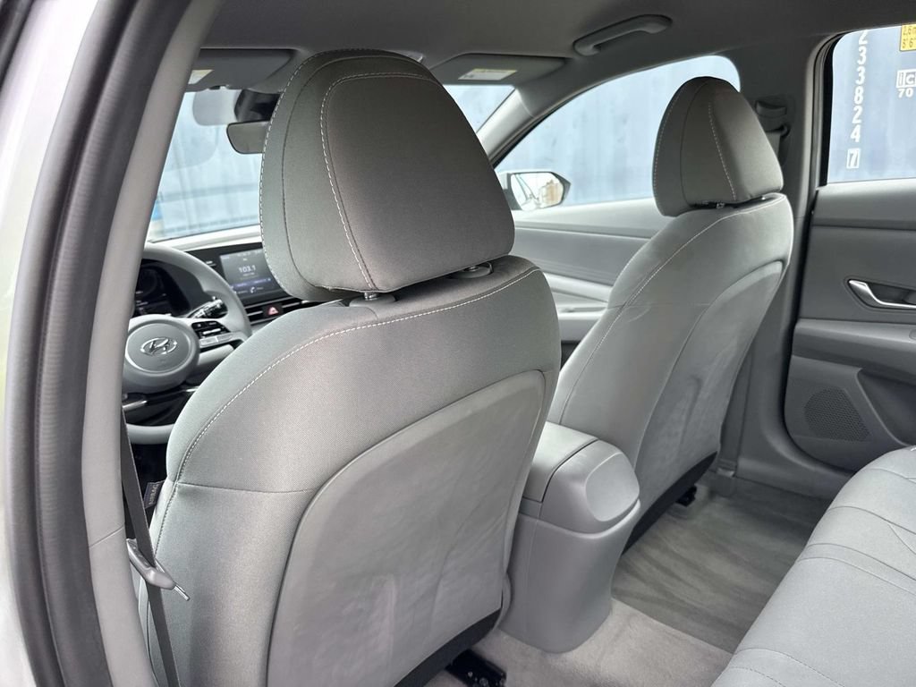 Used 2022 Hyundai Elantra SEL FWD image 13