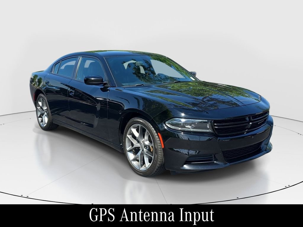 Used 2022 Dodge Charger SXT w/ Plus Group RWD image 3