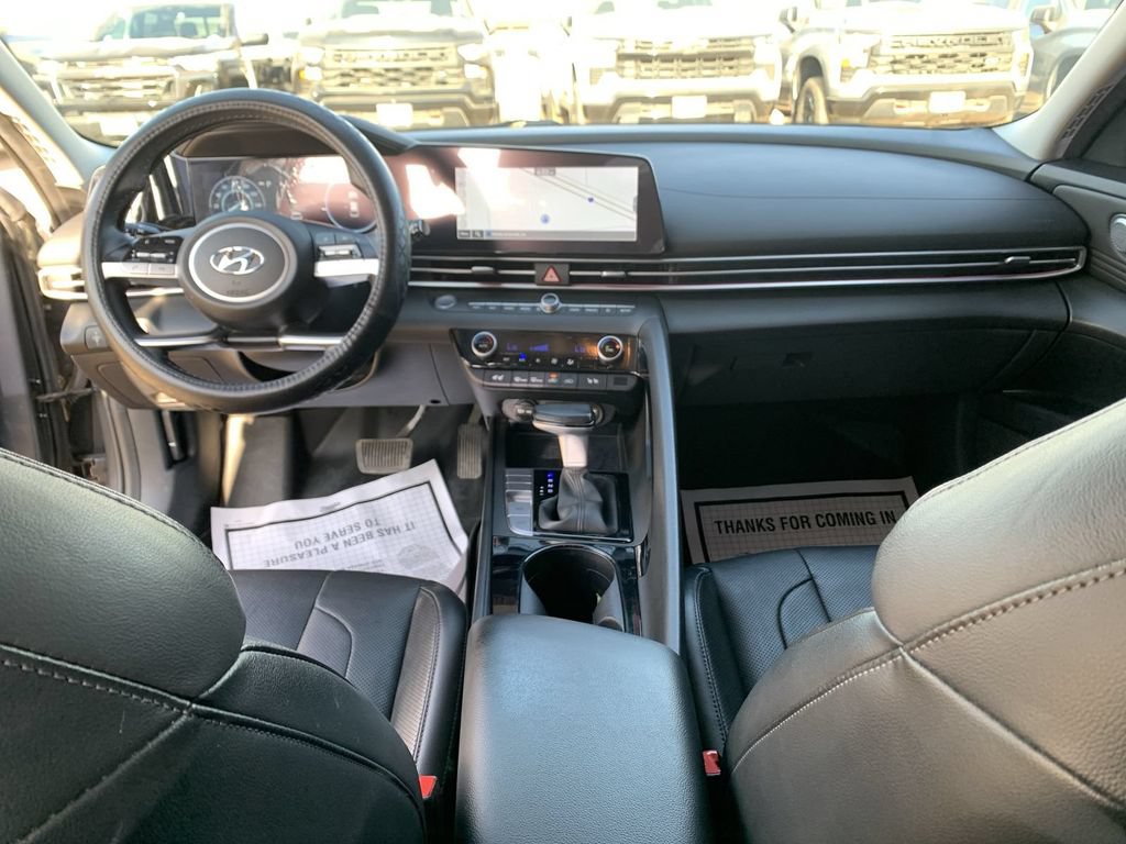 Used 2023 Hyundai Elantra Limited FWD image 18