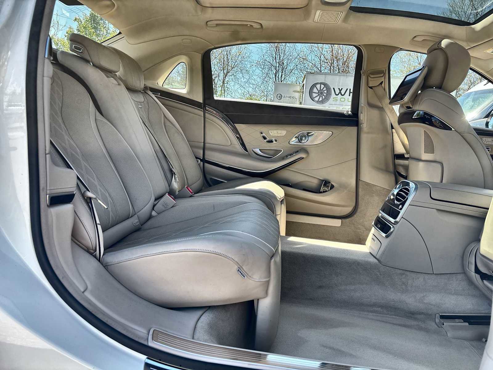 Used 2016 Mercedes-Benz Maybach S 600 image 19