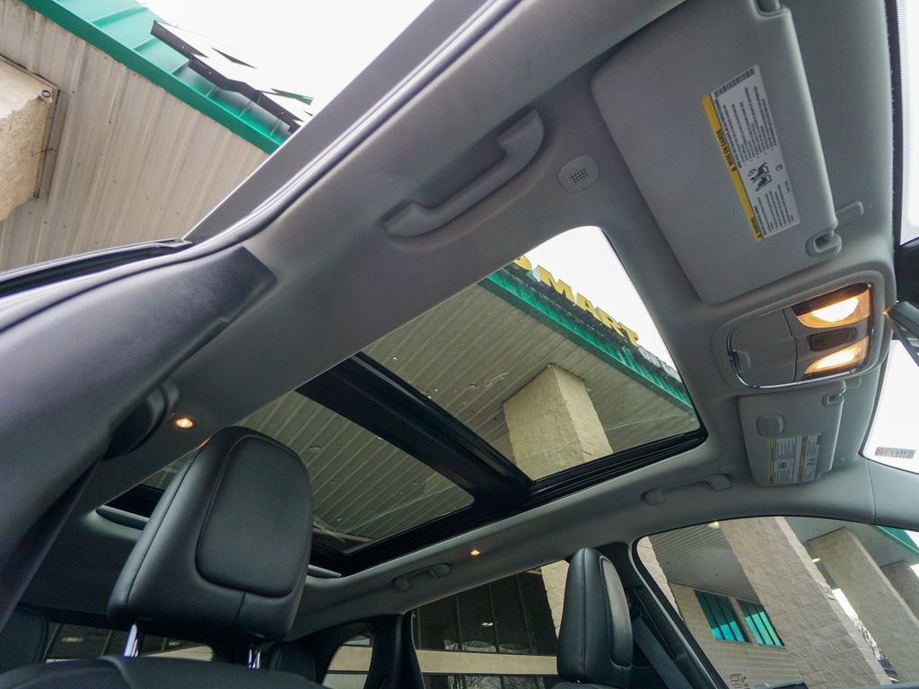 Used 2023 Jeep Cherokee Altitude Lux w/ Lux Elite Package image 34