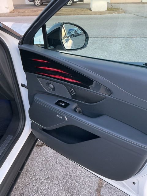 Used 2024 Lincoln Nautilus Reserve w/ Equipment Group 202A image 8