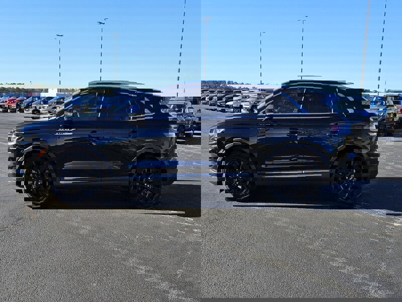 Used 2023 Lincoln Nautilus Reserve w/ Monochromatic Package image 4