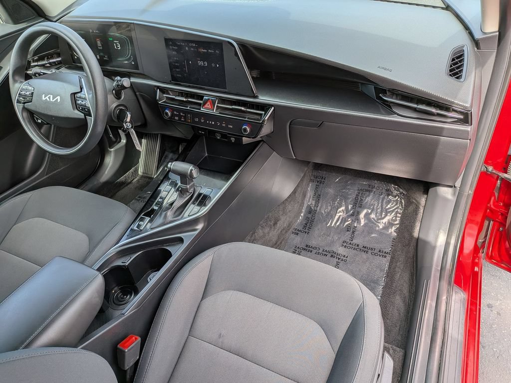 Used 2025 Kia Niro LX FWD image 32