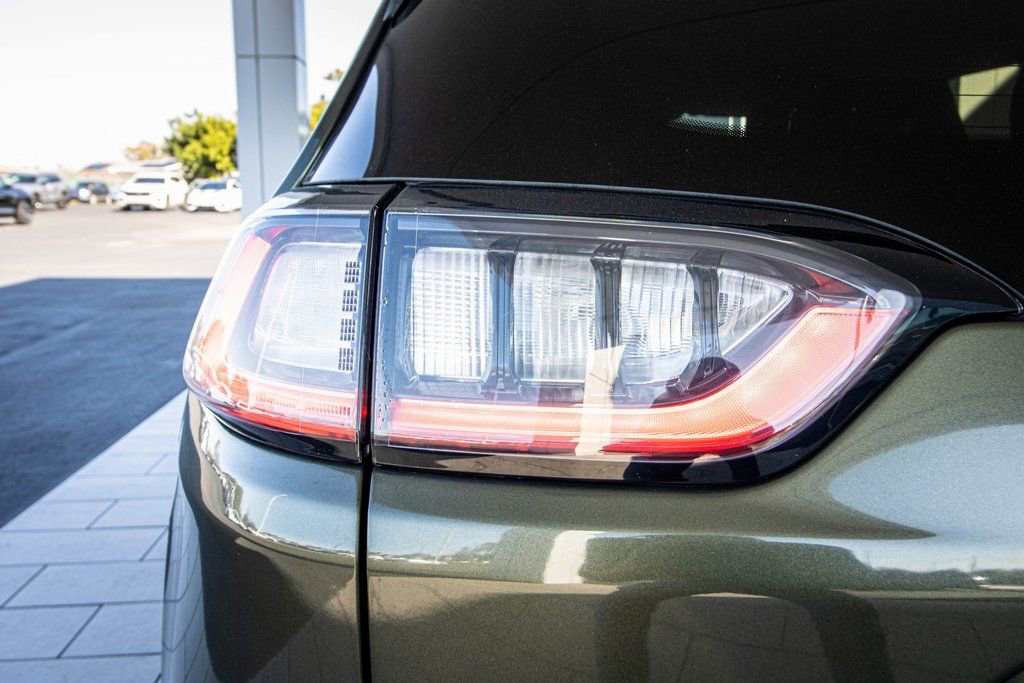 Used 2019 Jeep Cherokee Latitude Plus image 13