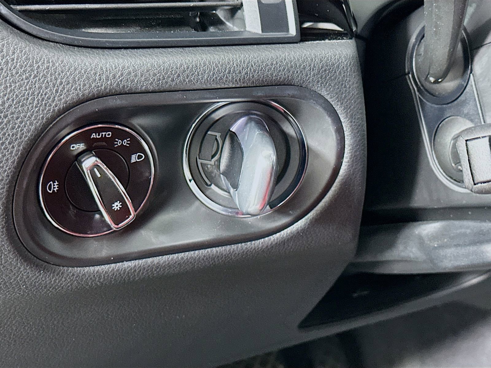 Used 2023 Porsche Macan S image 10