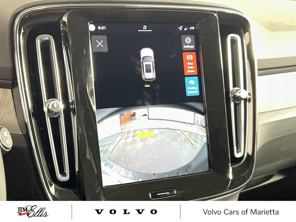 Certified 2026 Volvo XC40 B4 Core FWD image 21