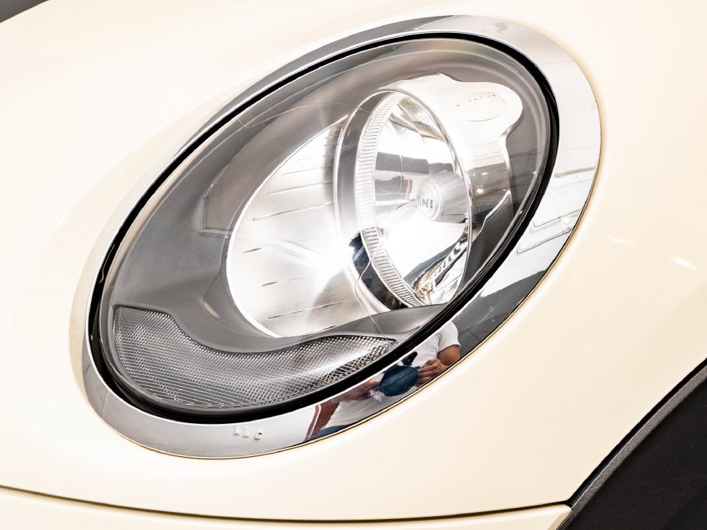 Used 2018 MINI Cooper 2-Door Hardtop FWD image 14