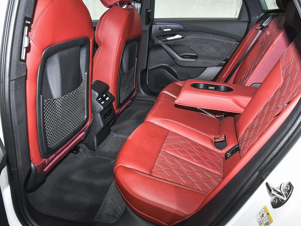 Used 2025 Audi S6 e-tron Prestige w/ 21" Black Optic Package image 63