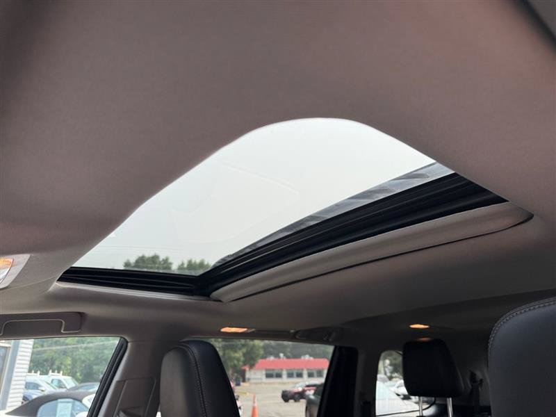 Used 2017 Toyota Highlander XLE AWD/4WD image 22
