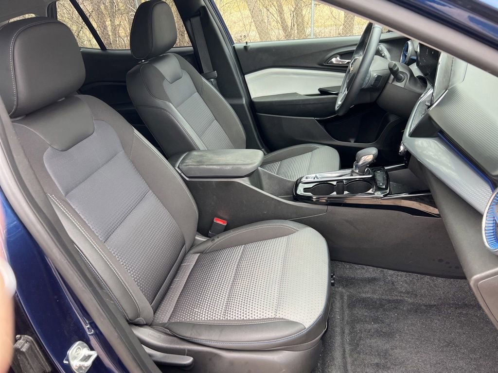 Certified 2024 Chevrolet Trax LT w/ Driver Confidence Package image 38